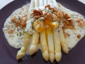 White Asparagus with Poached Egg, Tarragon Sauce and Almond